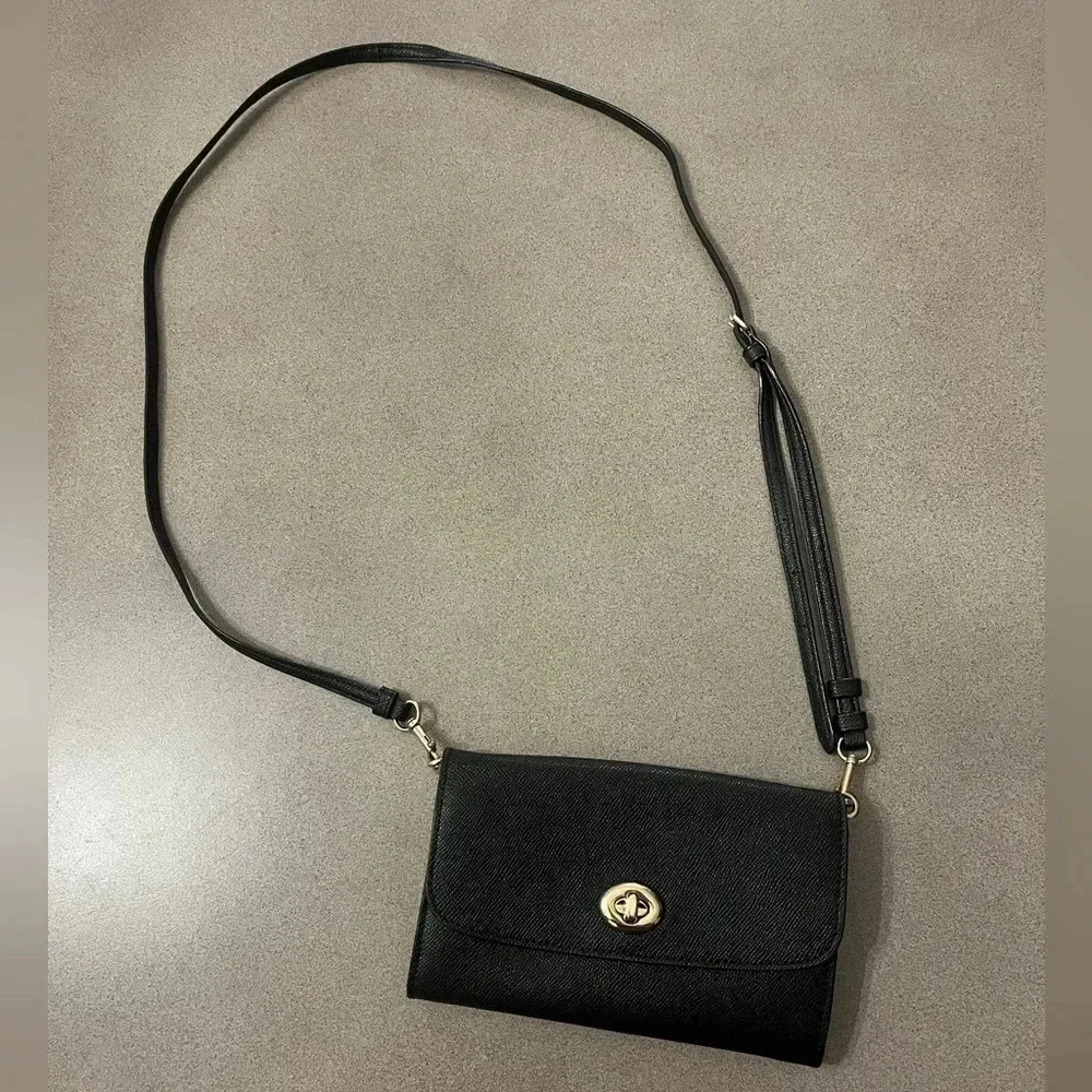 Coach Twist Lock